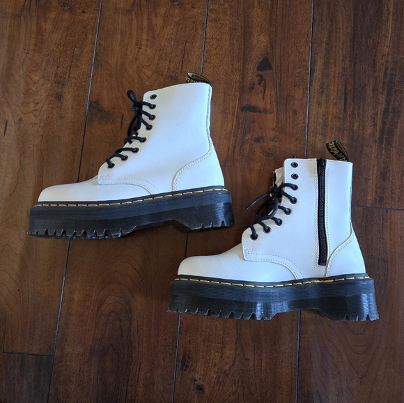 Doc Dr. Martens Women's Jadon Leather Lace Up Ankle Boots White Size US 6L/ 5M - Picture 10 of 16